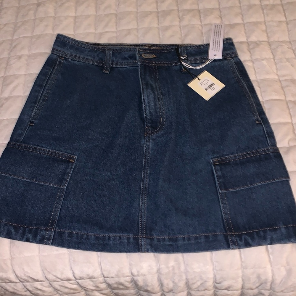 Francesca’s double cargo skirt / size small